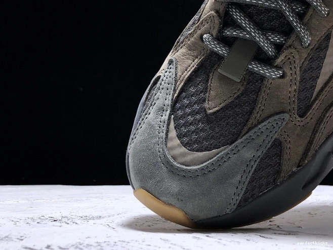 EG6860 v2 700 Geode Boost Yeezy Adidas 0707